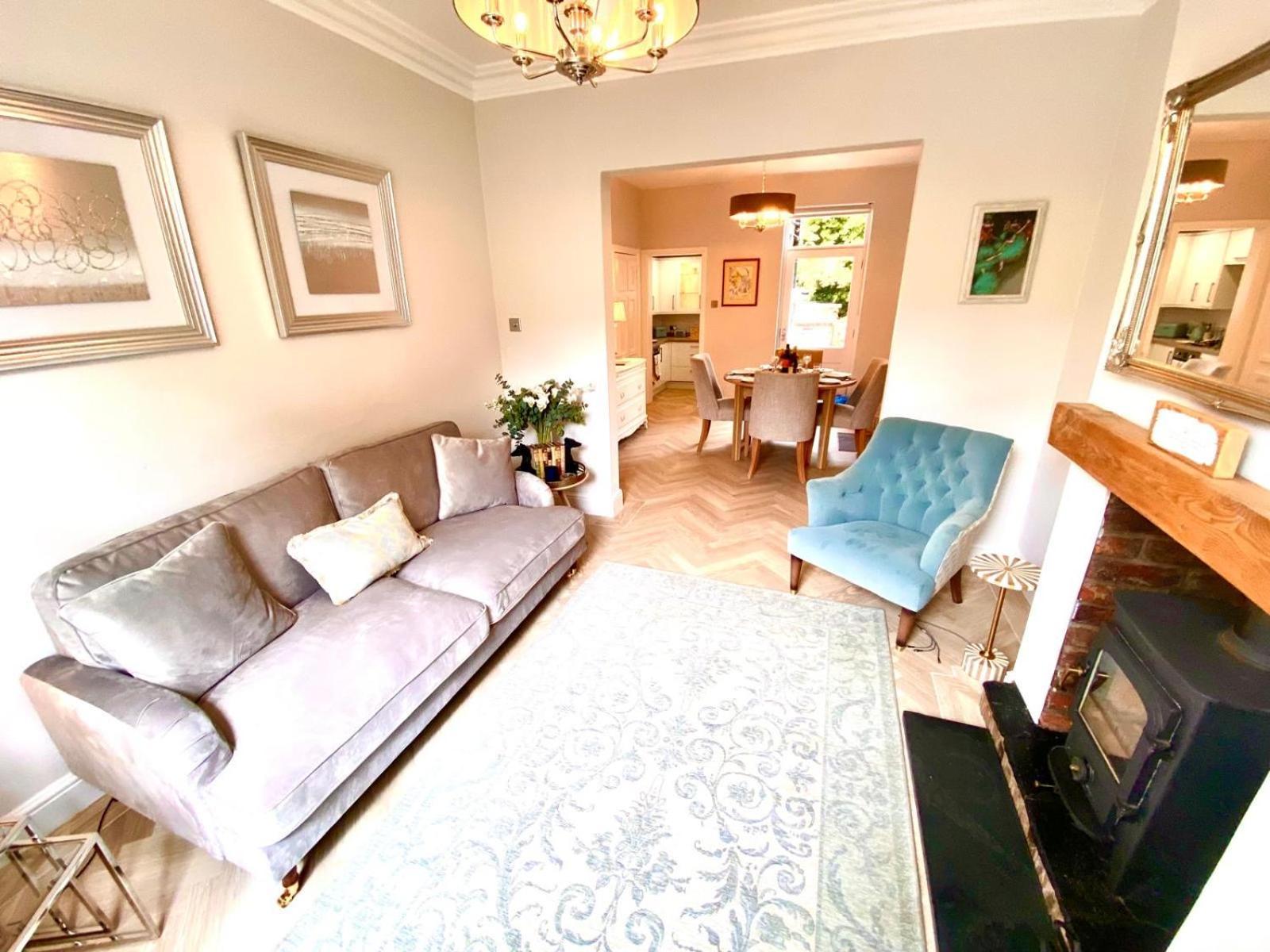 Elegant Luxurious Refurbished Meticulous Villa Alderley Edge Exterior photo