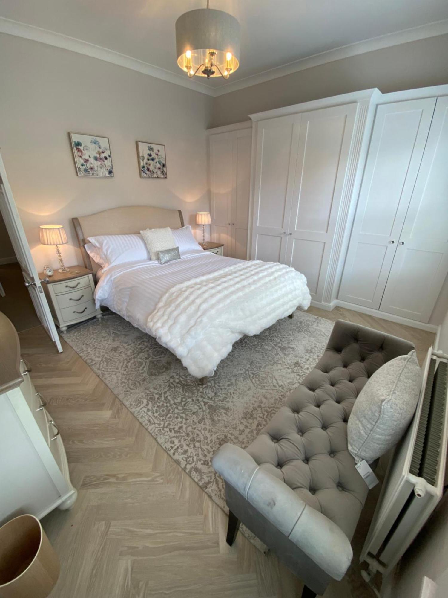 Elegant Luxurious Refurbished Meticulous Villa Alderley Edge Exterior photo